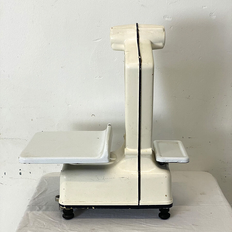 Vintage grocery scale 50's