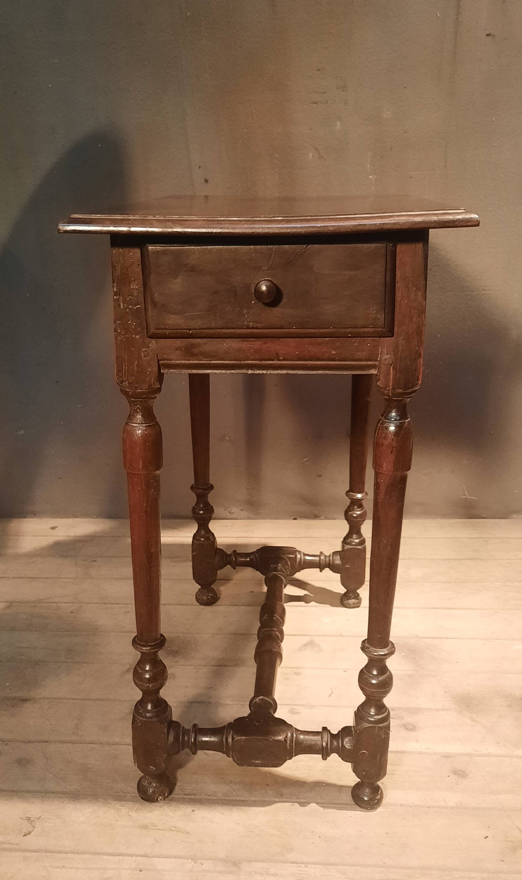Rectangular side table from the eighteenth century.