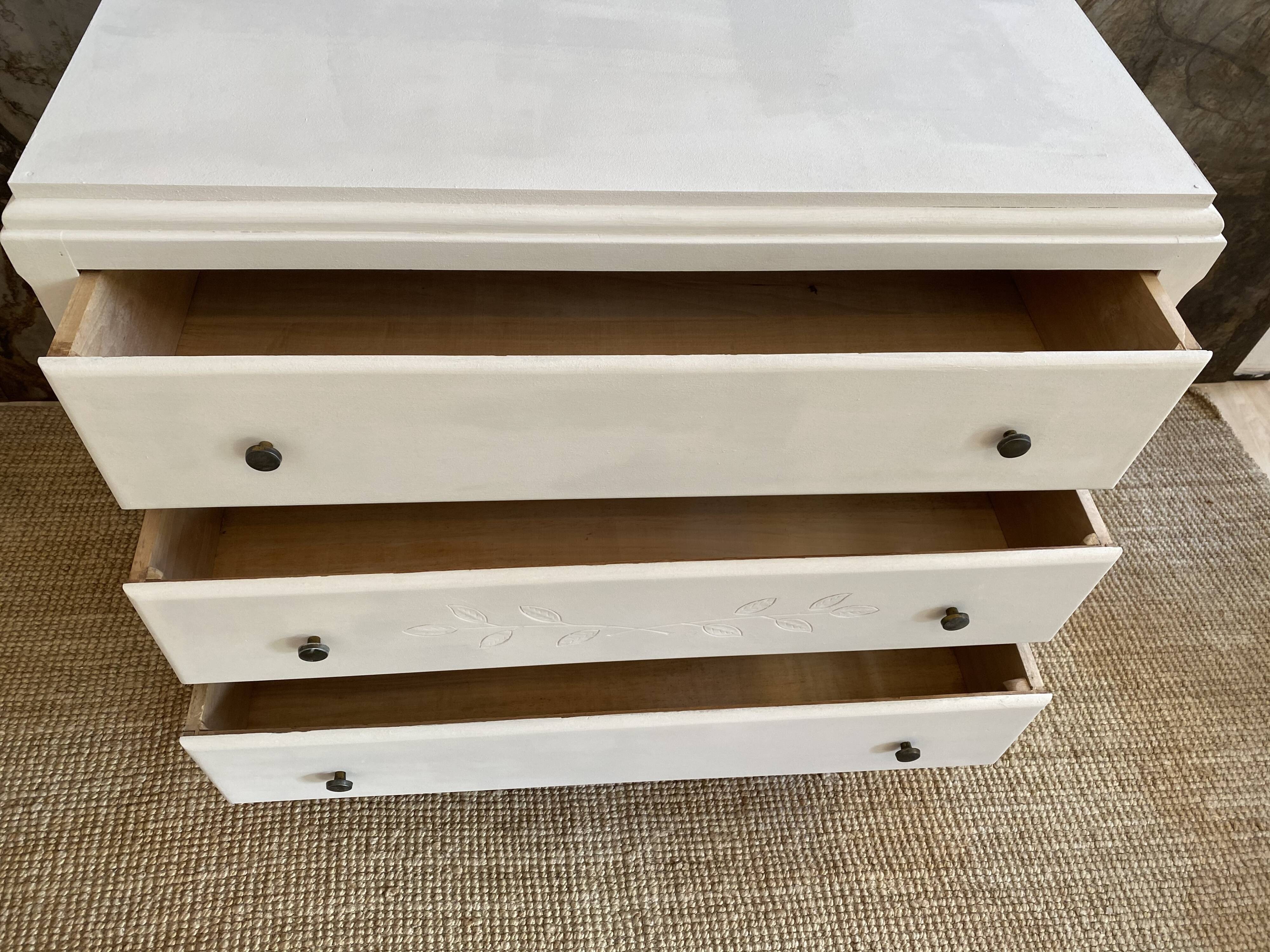 Chest of drawers in oak feet mustache