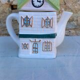 Teapot tea time café