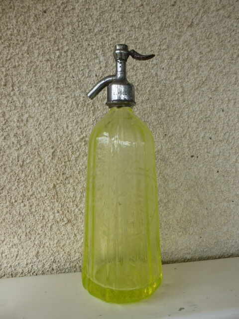Siphon glass faceted yellow, blown, Art Deco period, dated 1934, FILLIAT, Maisons Alfort, very old and rare