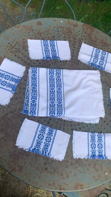 Rectangular tea tablecloth and 6 napkins, made in France, Basque linen, white and blue, Vintage