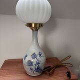 Lampe à poser en céramique fleurs globe plissé