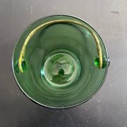 Seau à glace en verre vert et rotin