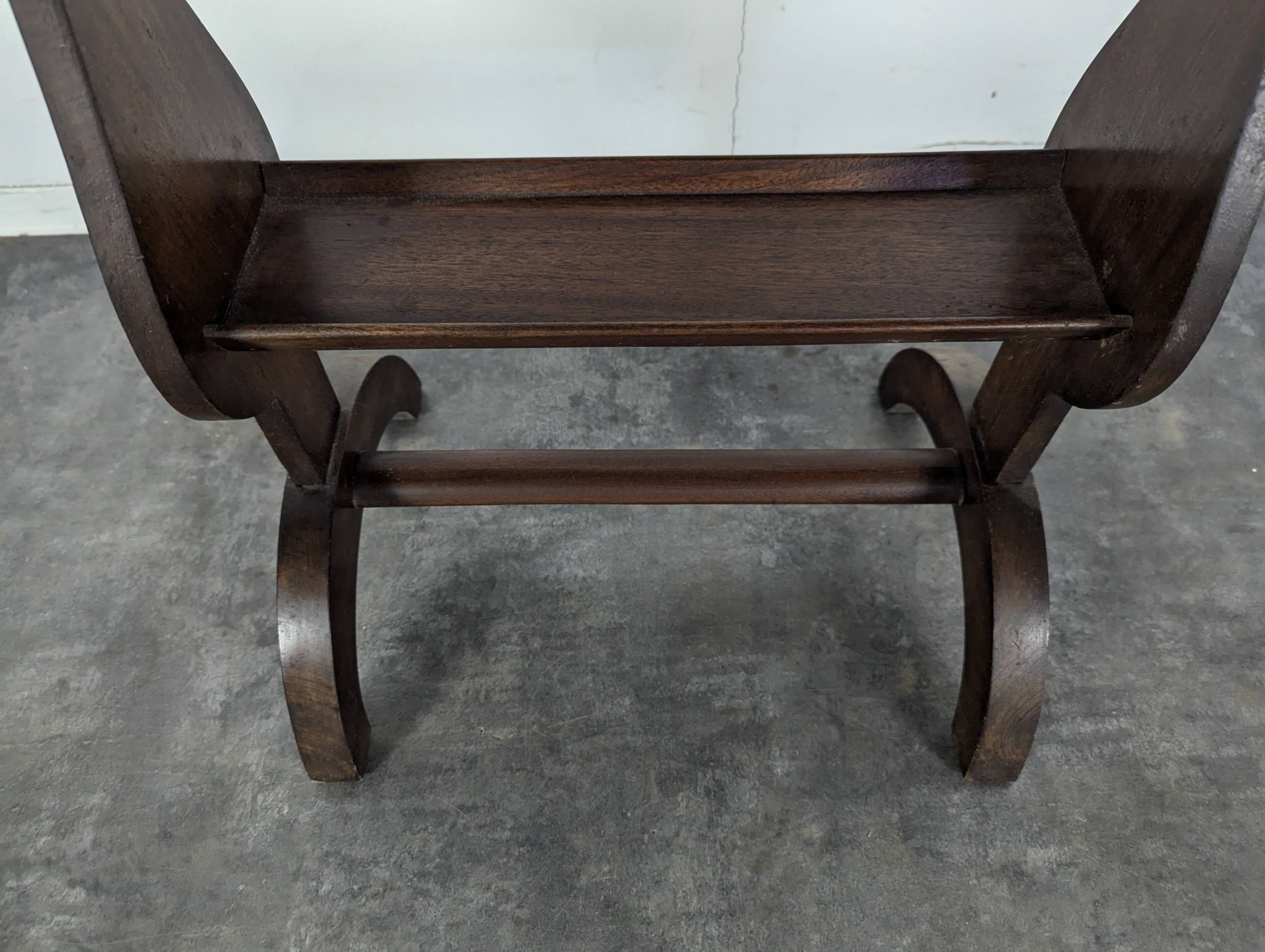 Occasional table worker in Mahogany, Restoration period.