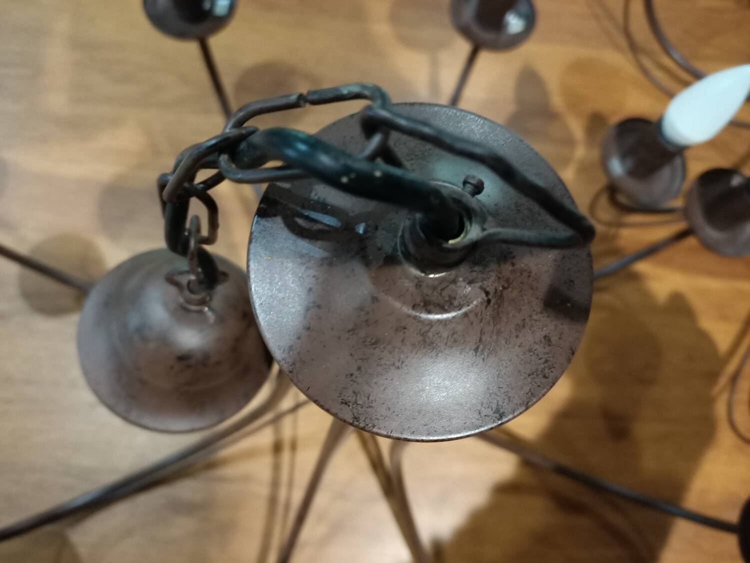 Paire de lustres métal mat