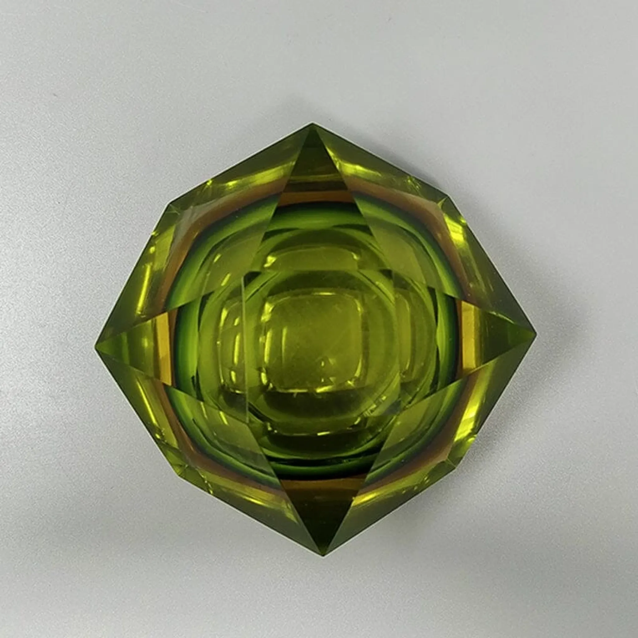 1960s Gorgeous green ashtray or catch-all by Flavio Poli for Seguso