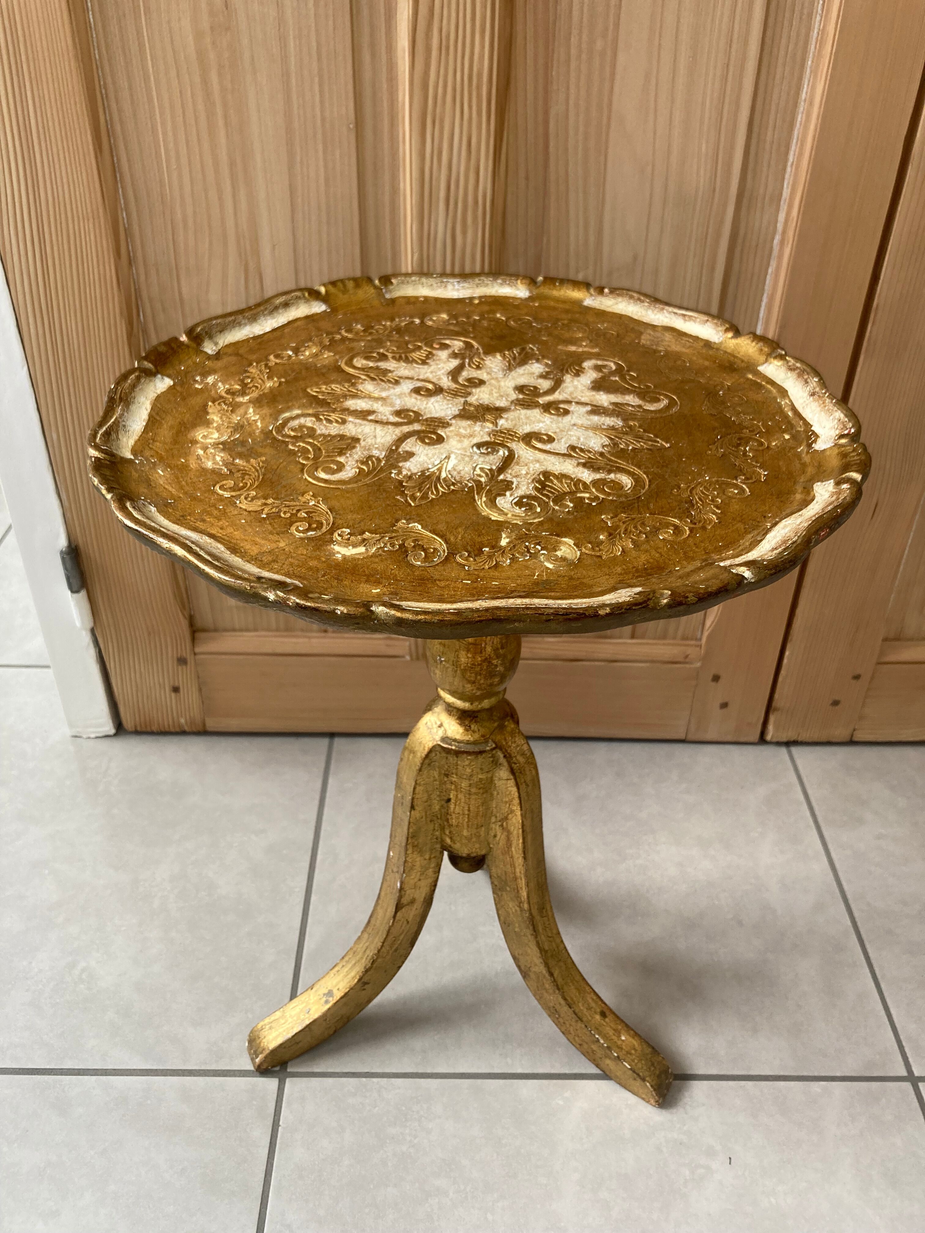 Venetian gilded wood side table harness
