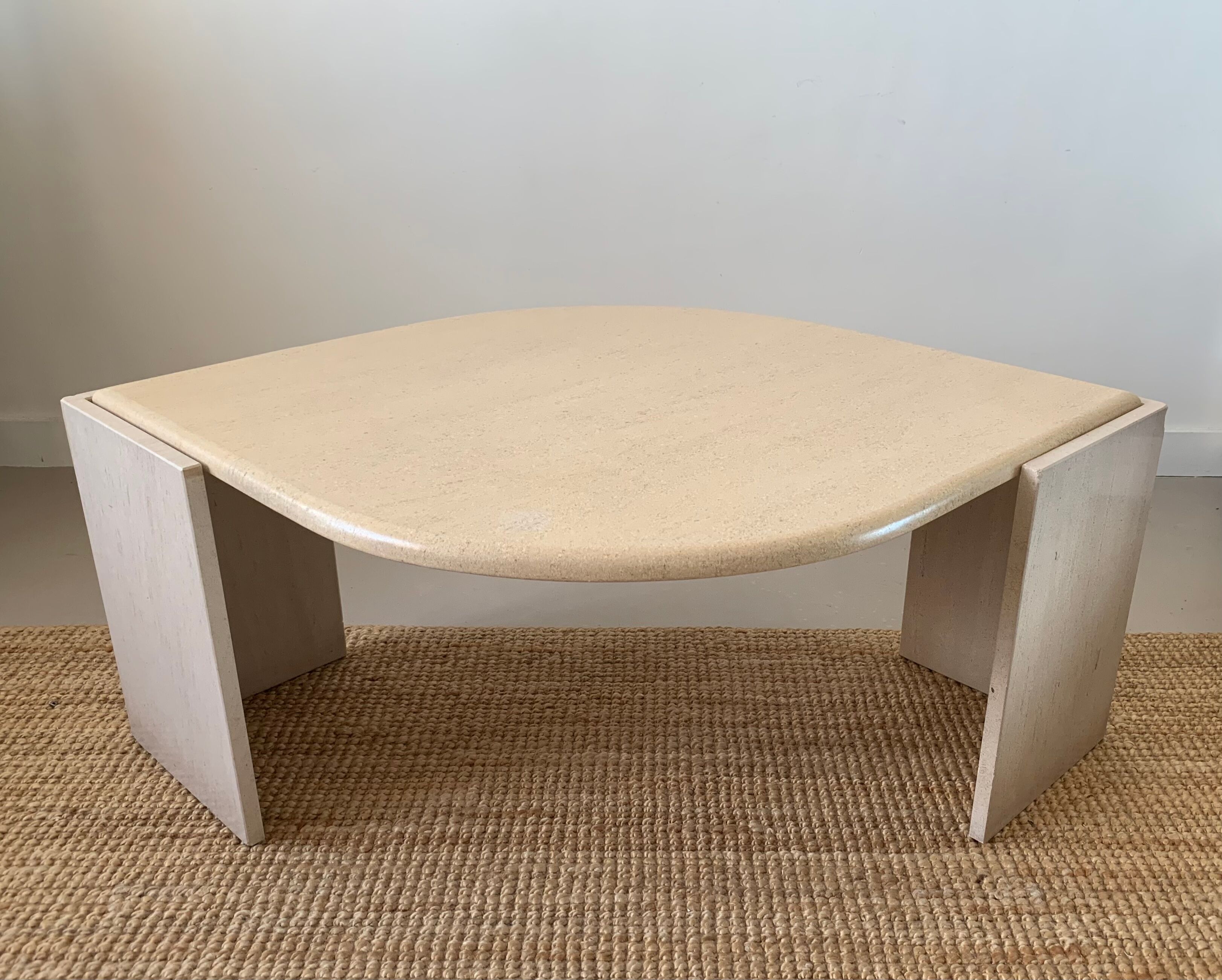 Table basse en travertin vintage