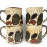 Lot de 4 mugs vintages en céramique