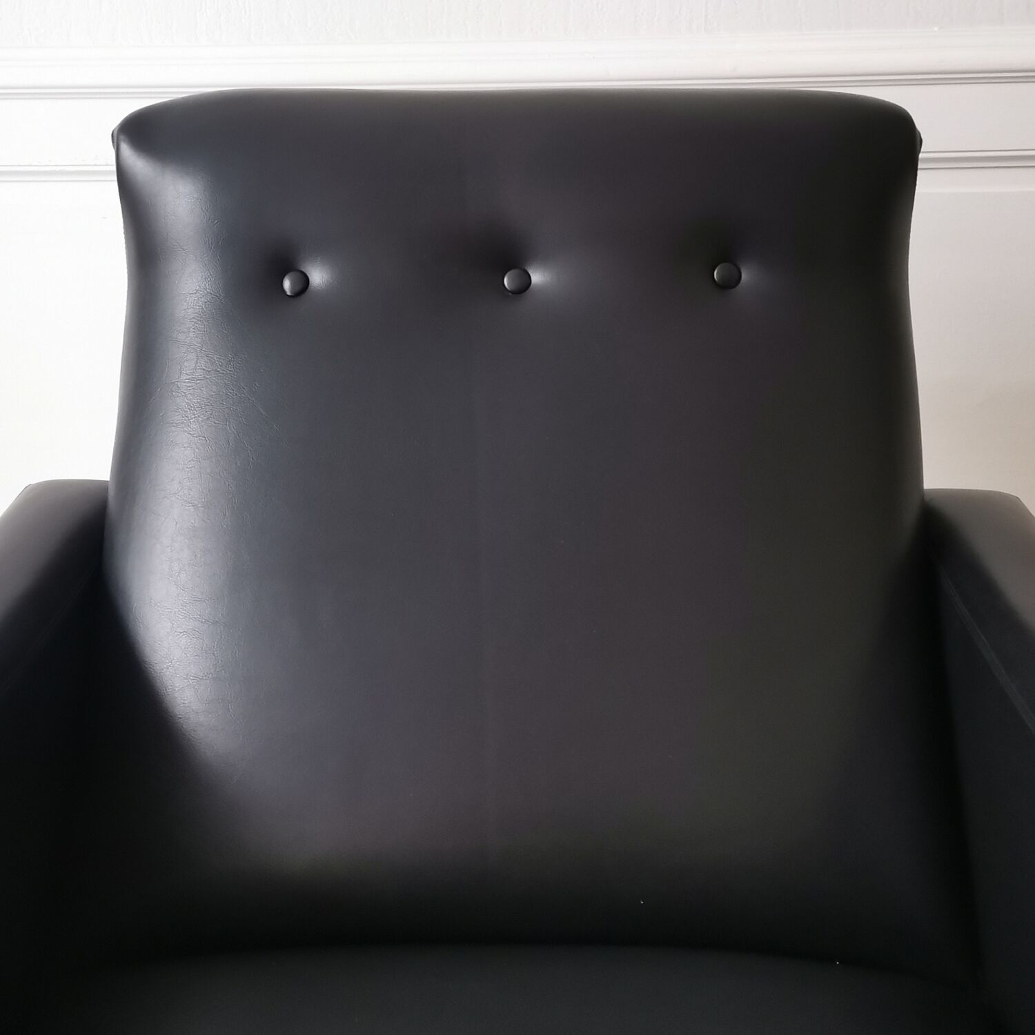 "Galion" armchair by Gilbert Steiner, Steiner edition