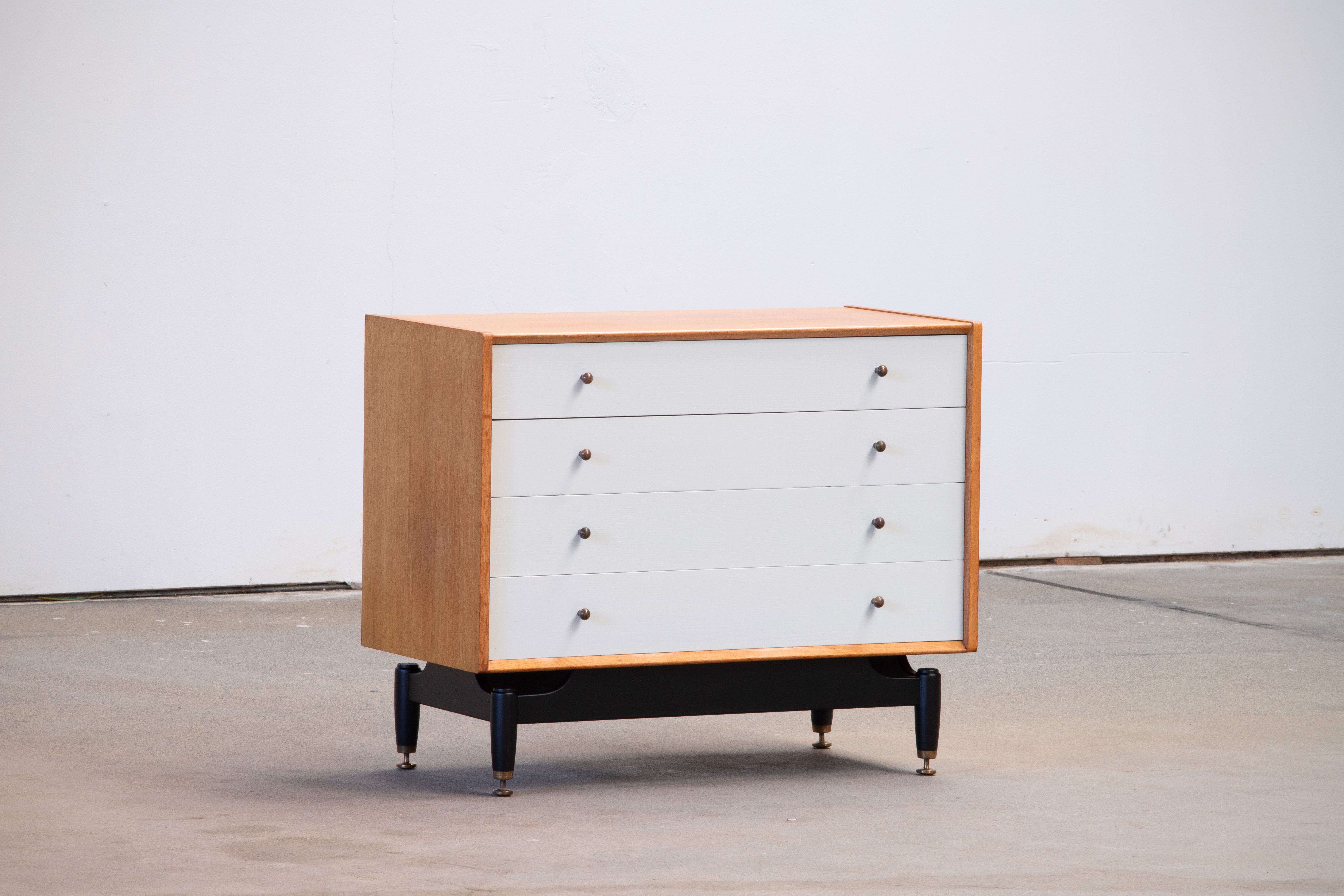 Vintage dresser E Gomme 1960