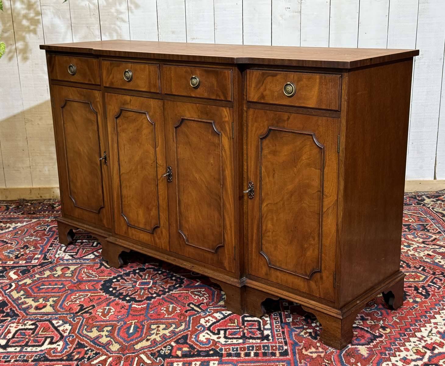 Enfilade with 4 English doors from the 1950s in mahogany.