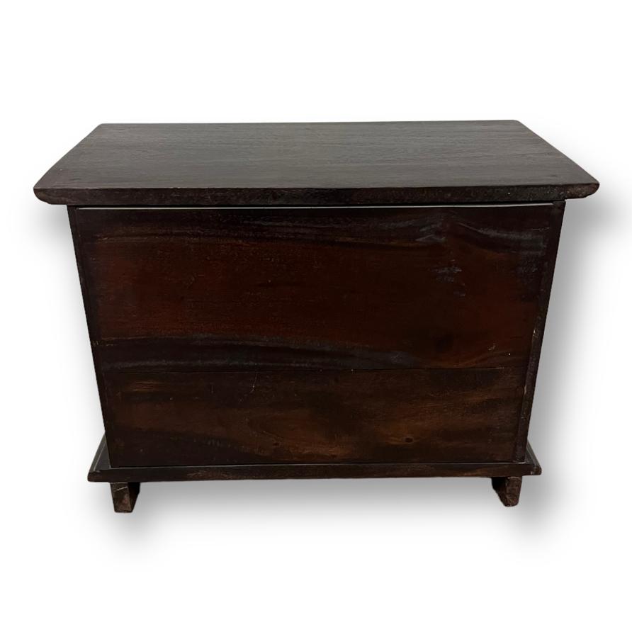 Jeweler's drawer cabinet