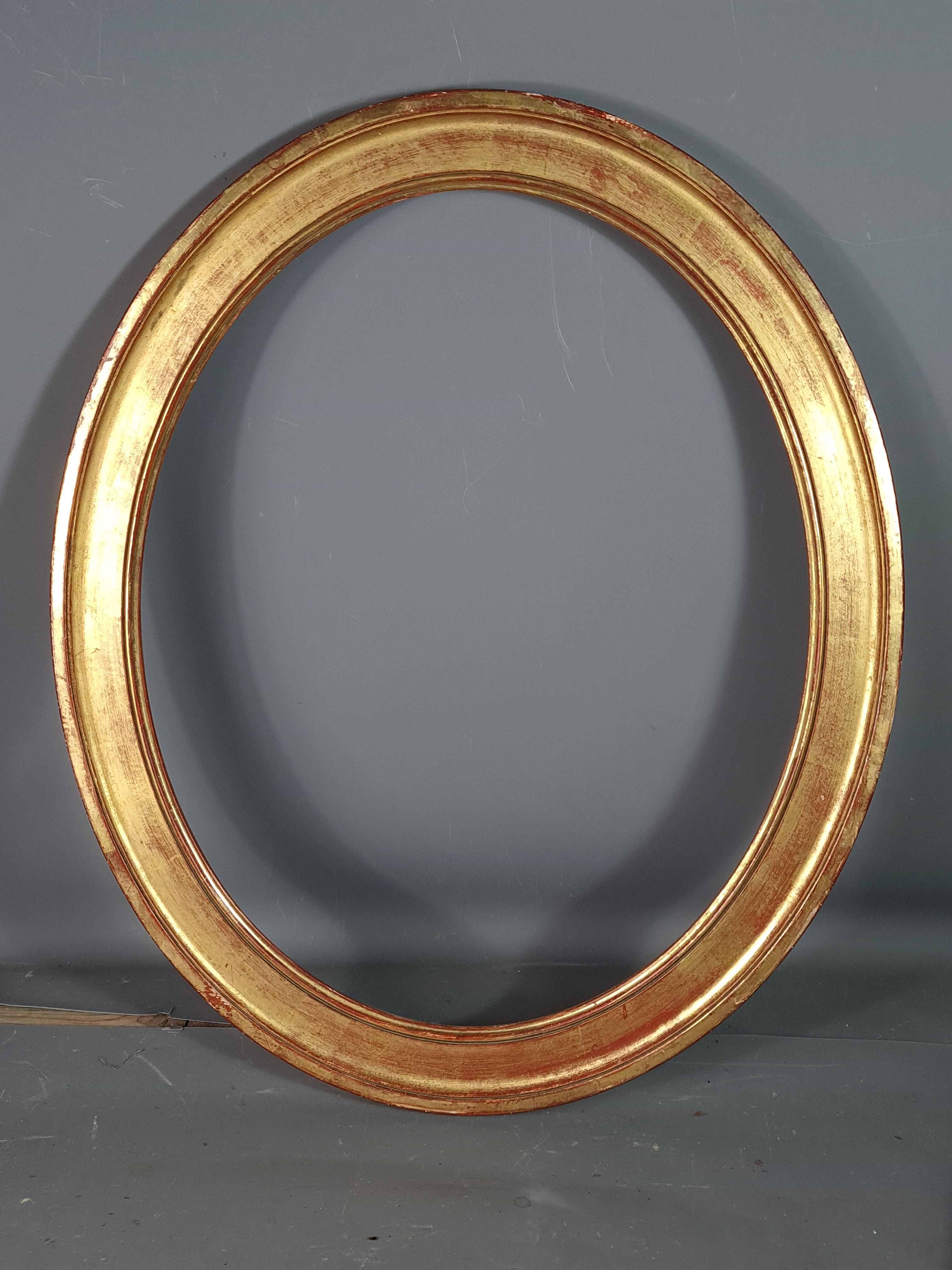 Old oval frame gilded wood with gold leaf 58.5x48.5 cm, foliage 49.8x40.8 cm SB