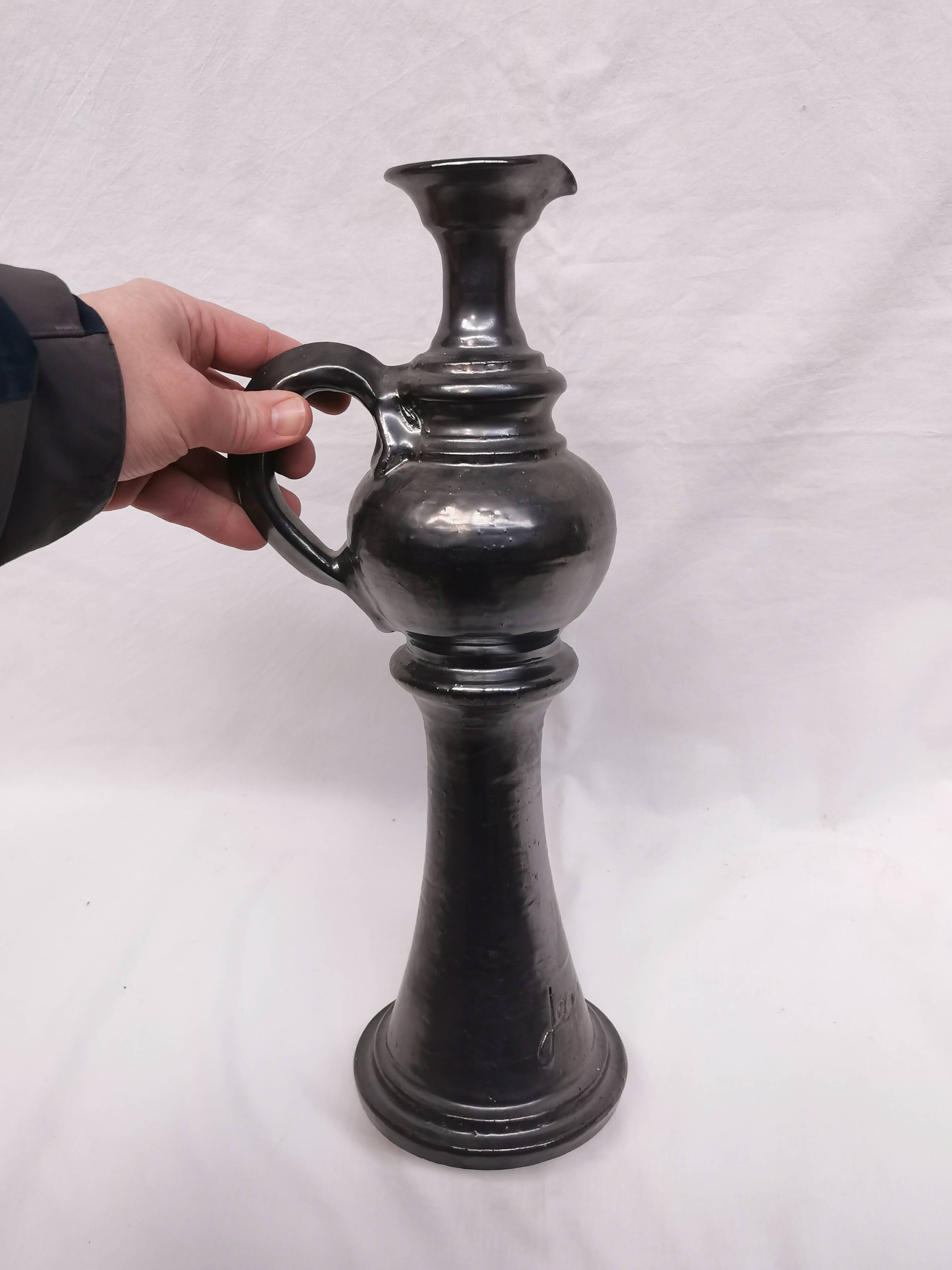Grande aiguière / bougeoir, vase . céramique signée jean marais