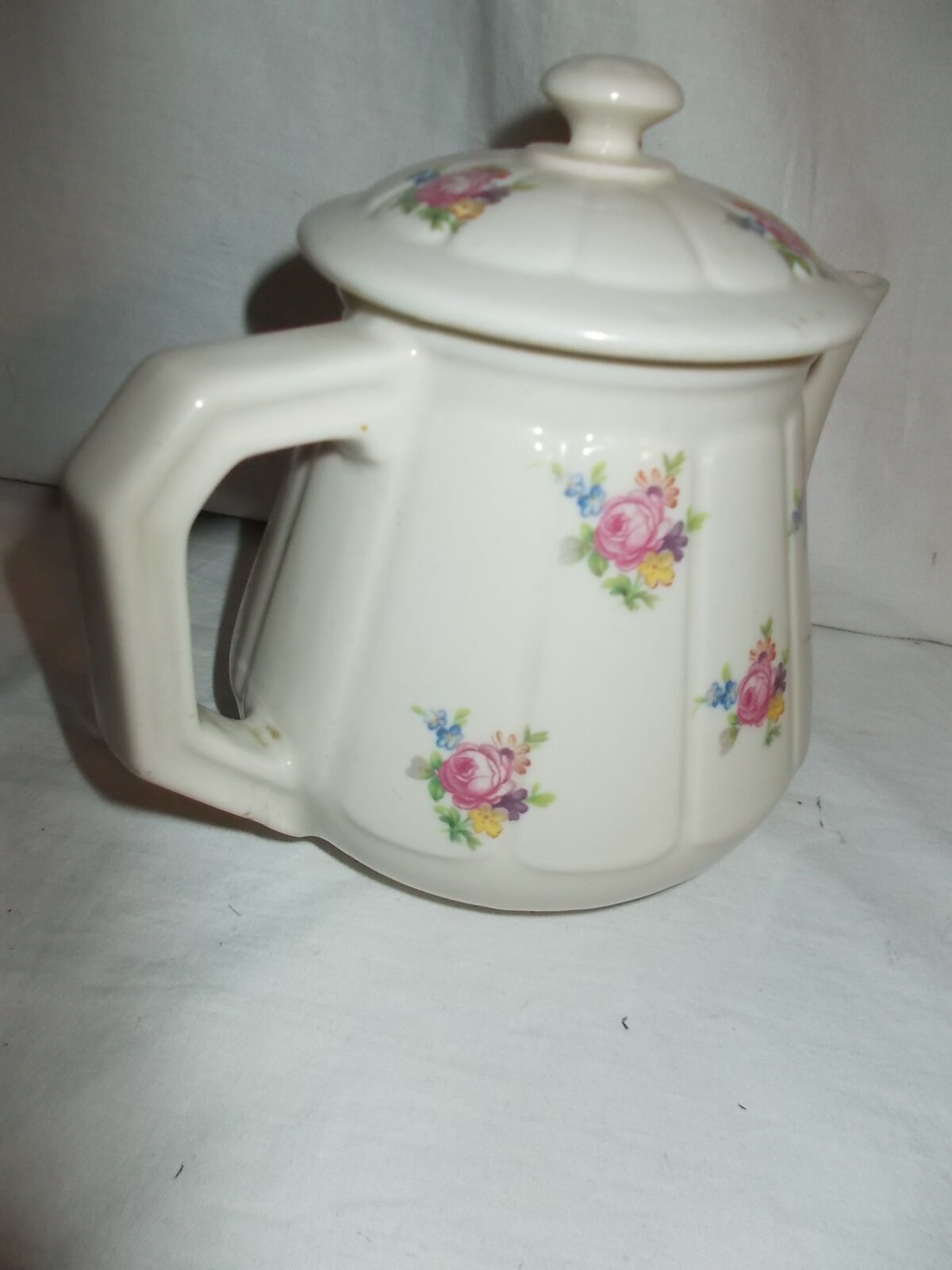Vintage cream teapot maker