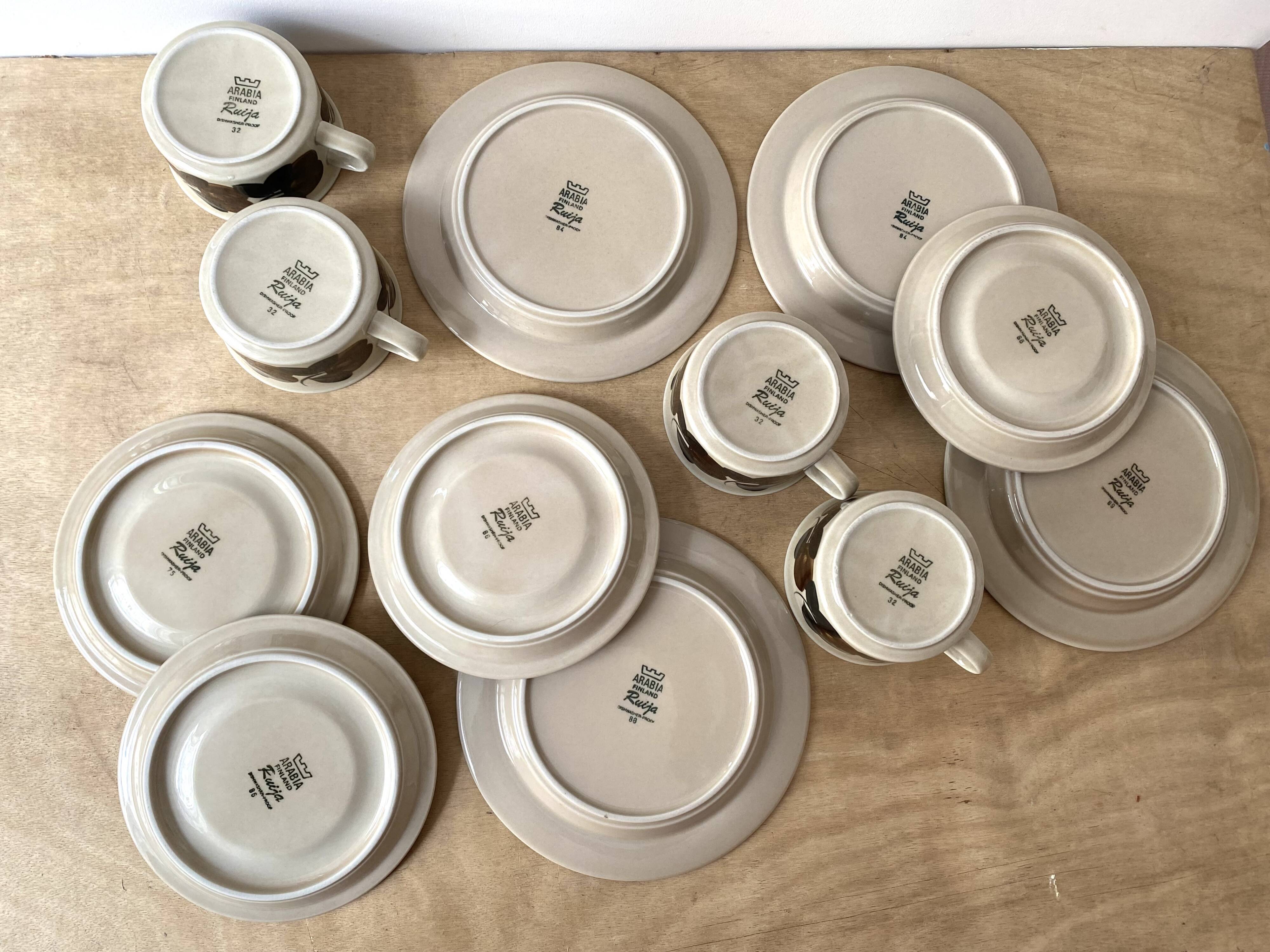 Service of 4 RUIJA Arabia Finland tea cups 70s, vintage ceramic cups