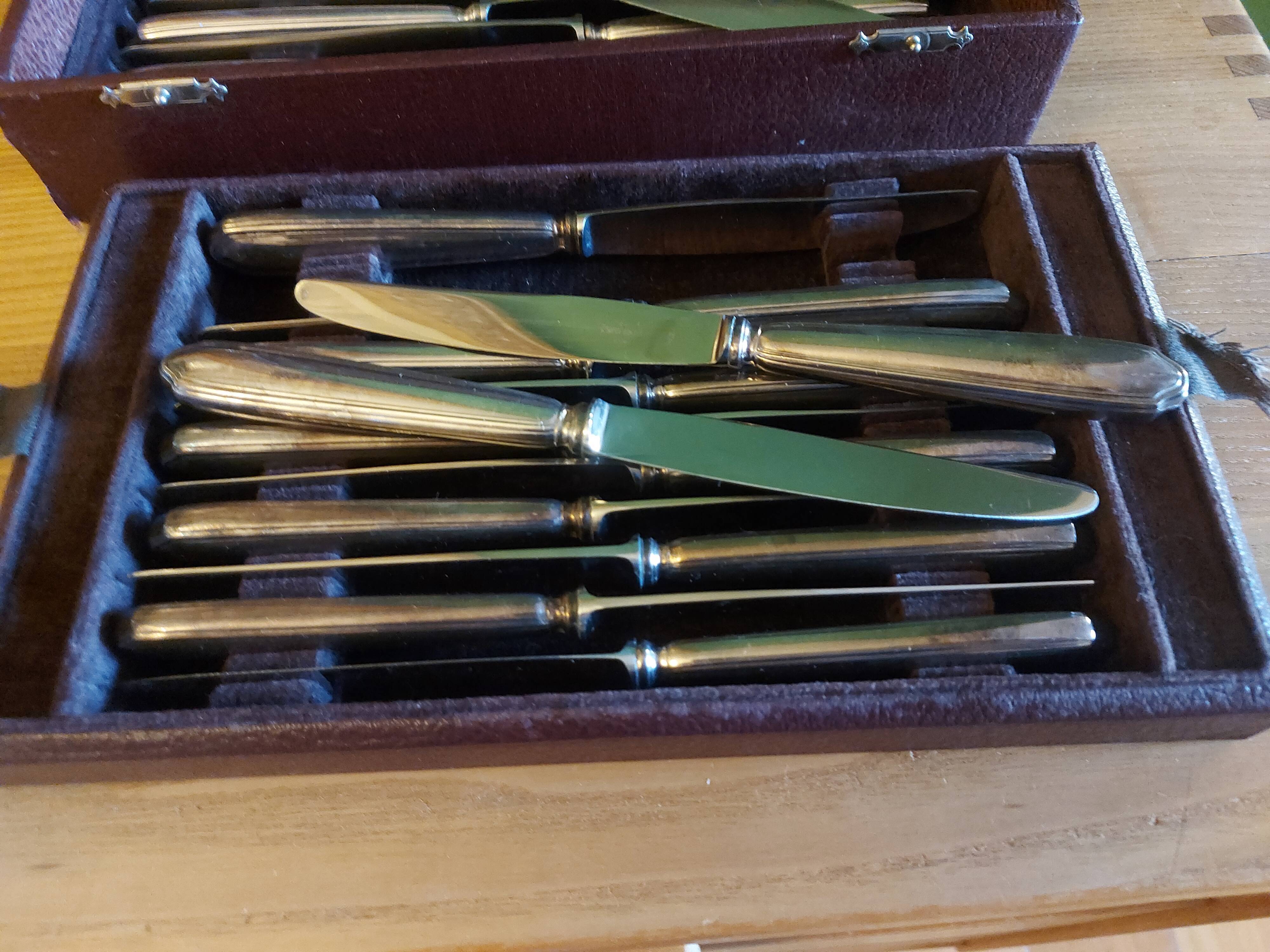 Box 24 silver metal knives, Ravinet Denfert