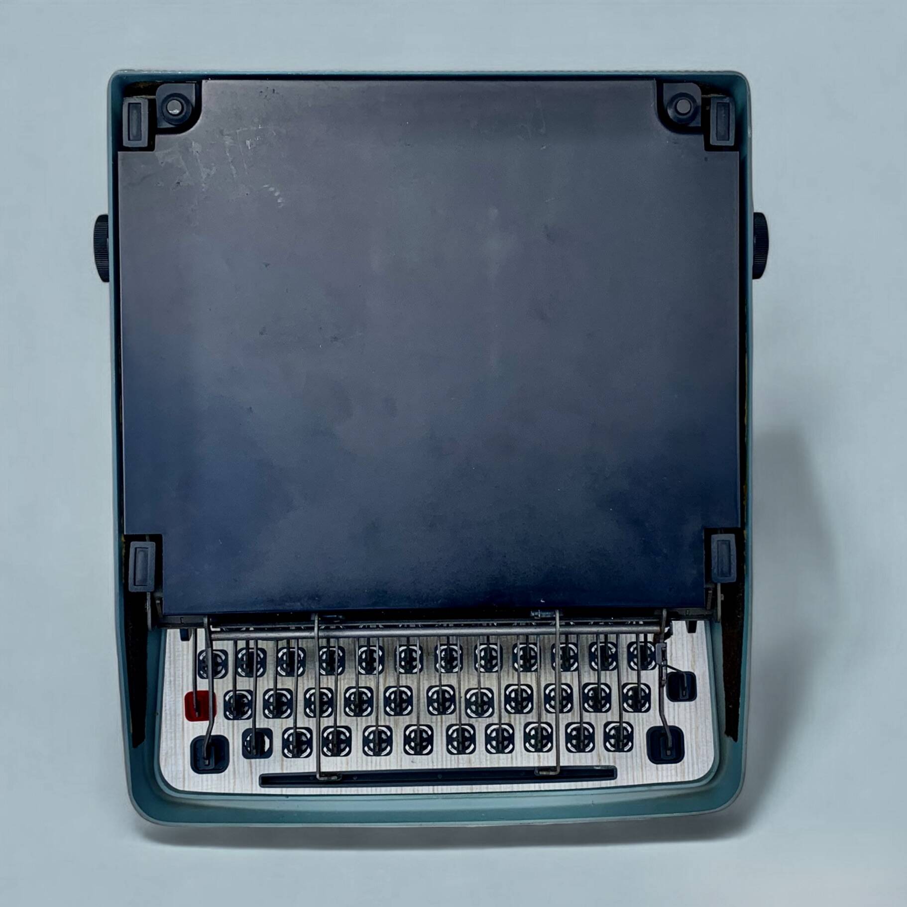 Olivetti Lettera 32 typewriter