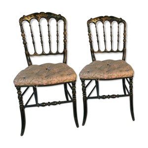 Paire de chaises en bois laqué