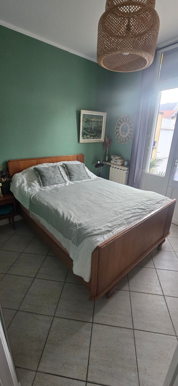 Solid oak bed from the 1960s