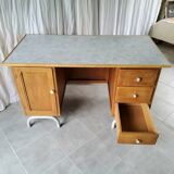 Bureau de maître d’école des années 50