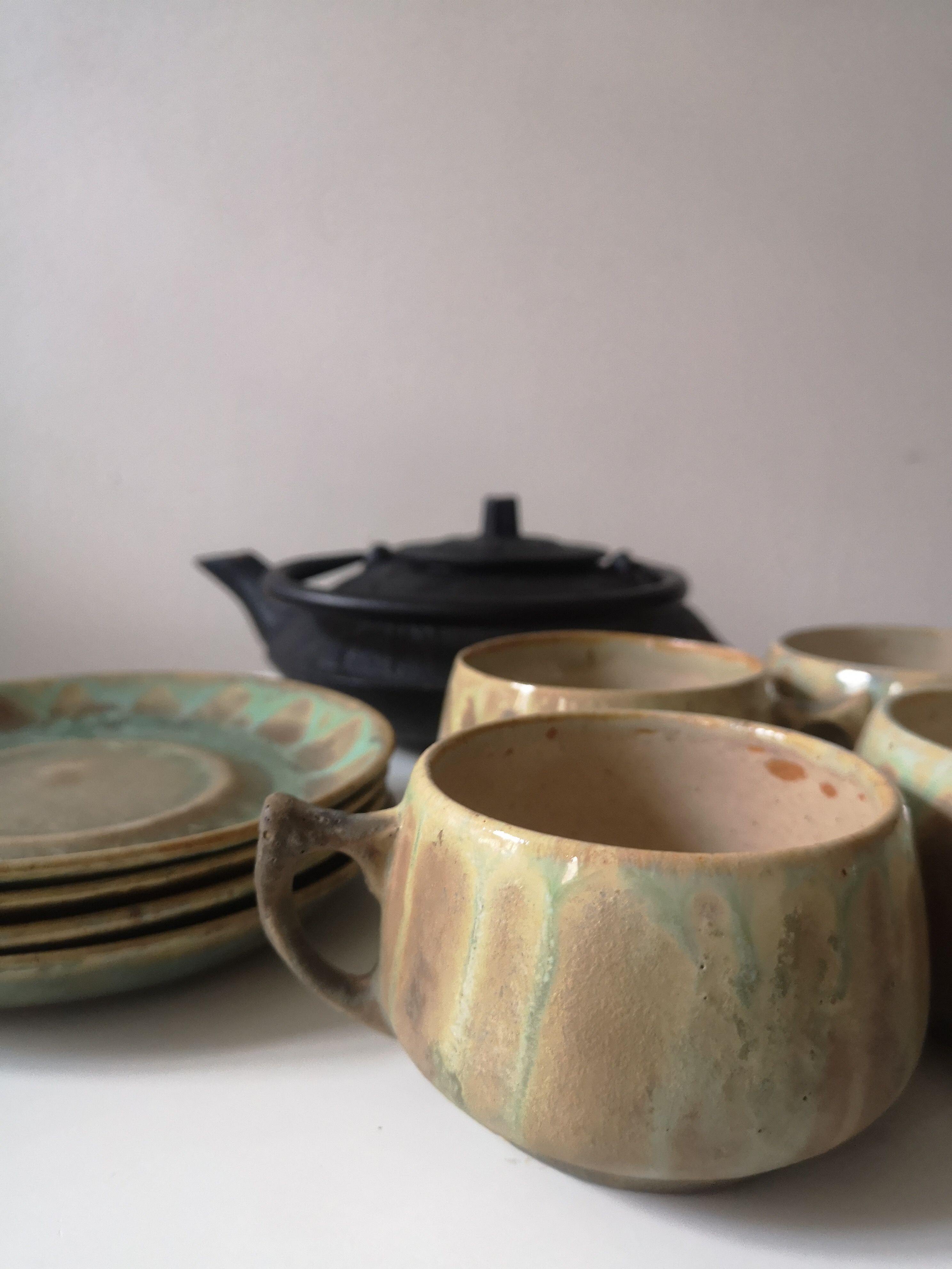 Service box enamelled stoneware coffee cups, pierrefonds 1950