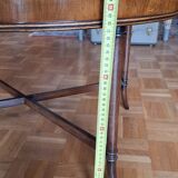 Table basse ovale en placage d’acajou
