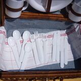 Wicker picnic basket