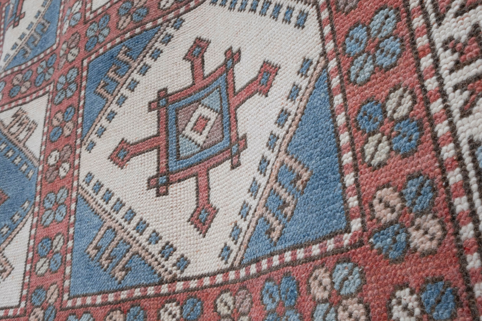 Vintage Turkish Oushak Rug 143 x 213 cm