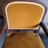 Wide and comfortable bridge chair