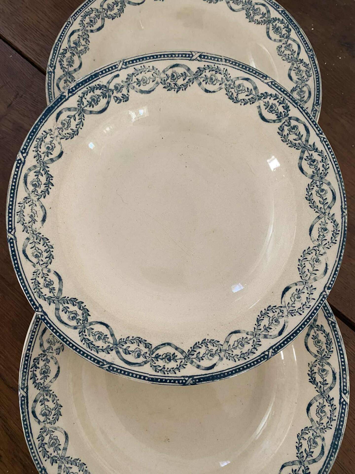 3 assiettes creuses en terre de fer Salins modèle Provence