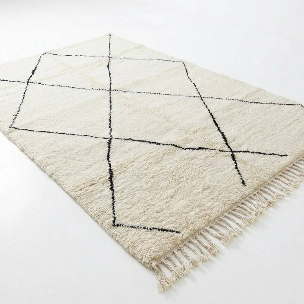 Large Beni Ouarain rug with diamonds 200x300 cm