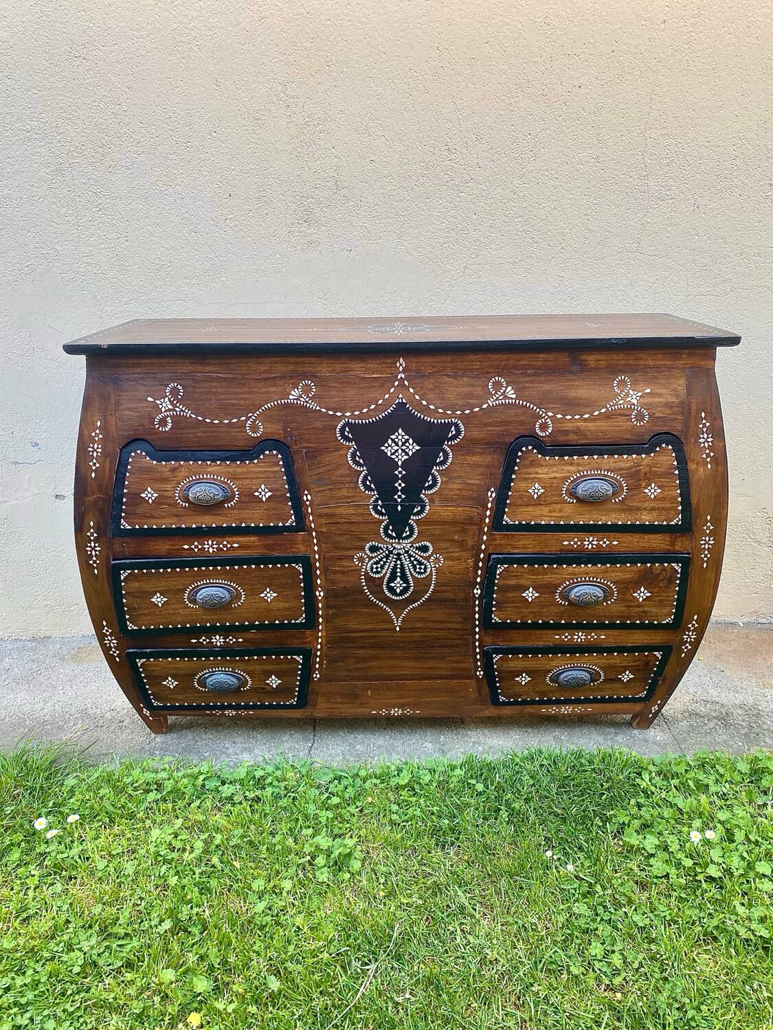 Commode syrienne galbée marqueterie nacre