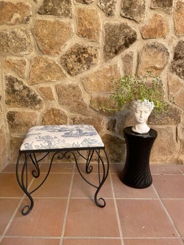 Canvas de Jouy stool