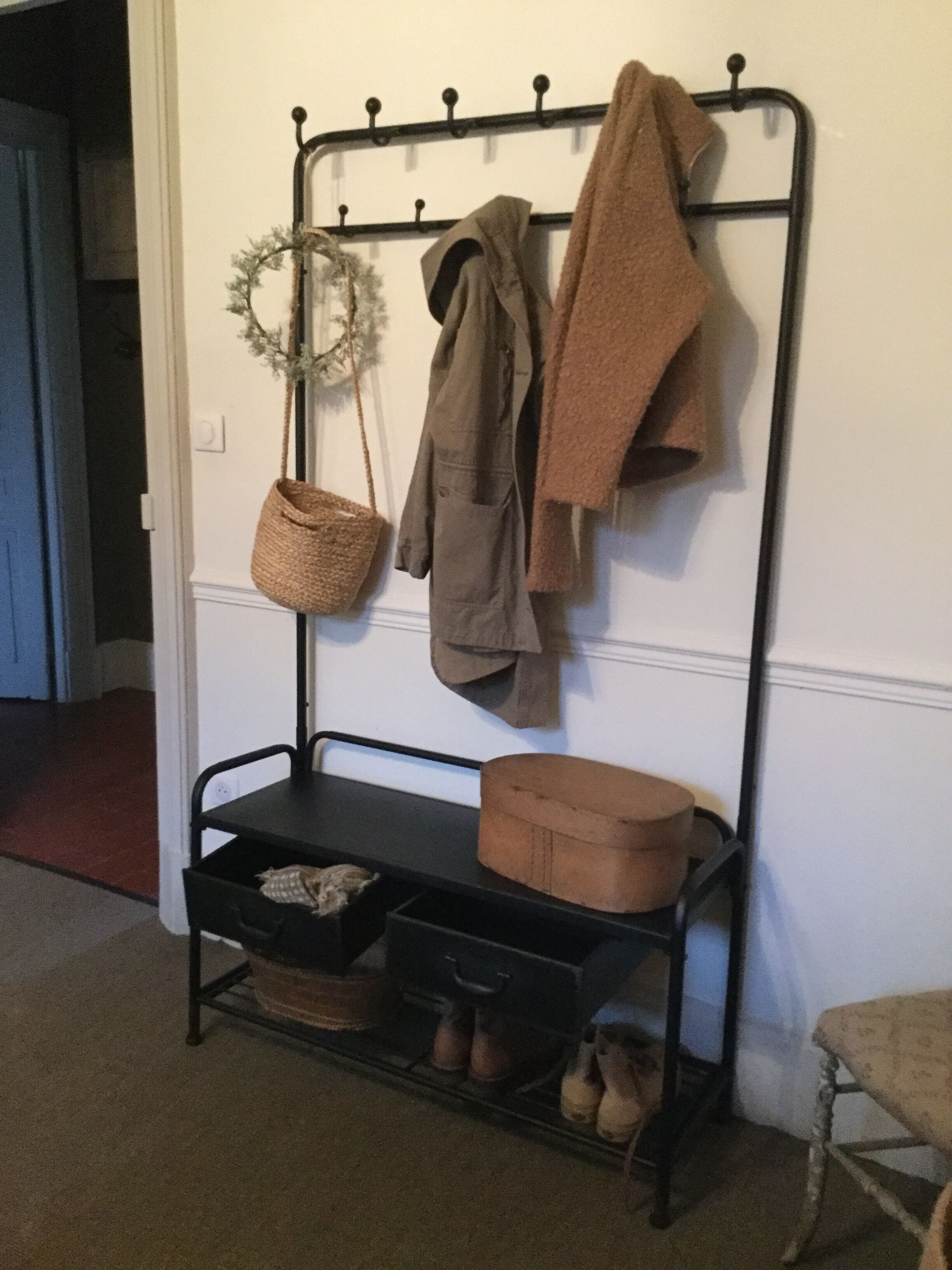 Coat holder