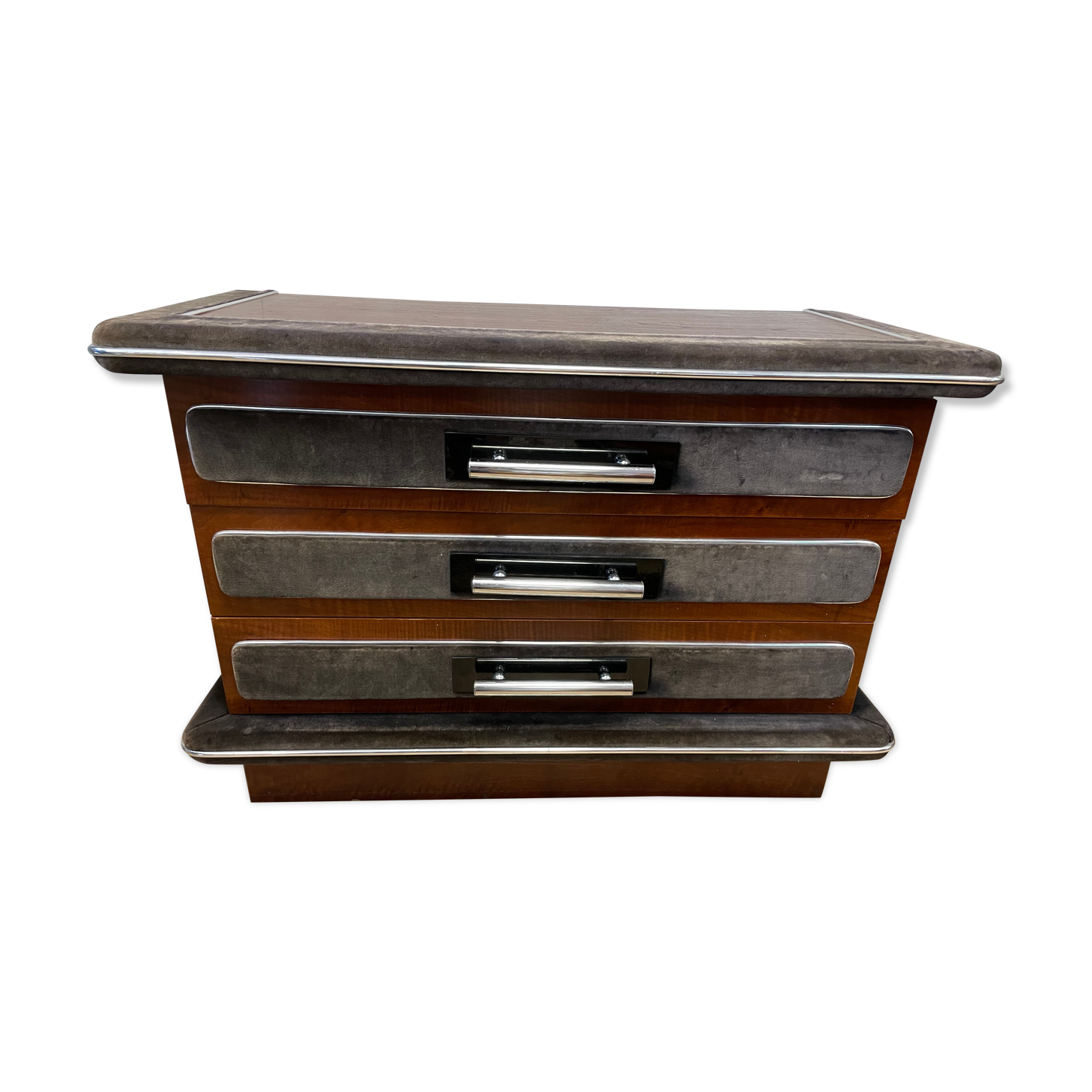 American chest of drawers 1965