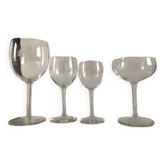 Engraved crystal glass set