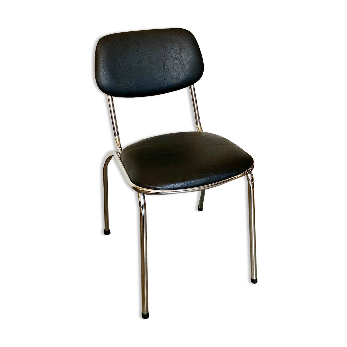 Chaise en aluminium chromé et skaï noir