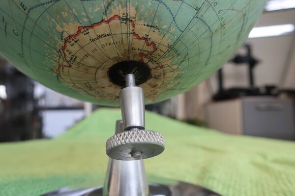Globe terrestre taride 1962 socle alu