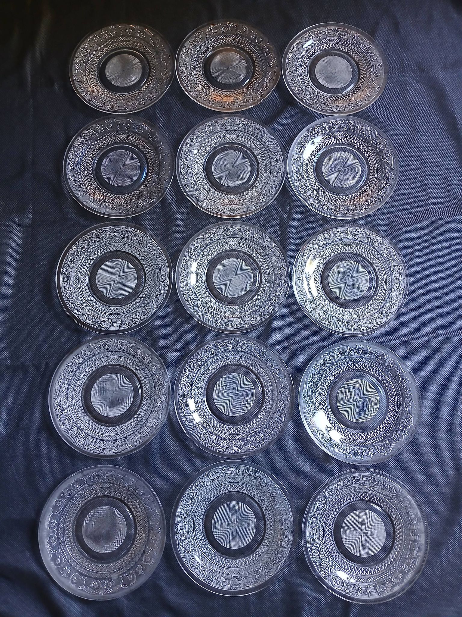 15 assiettes plates vintages années 70/80