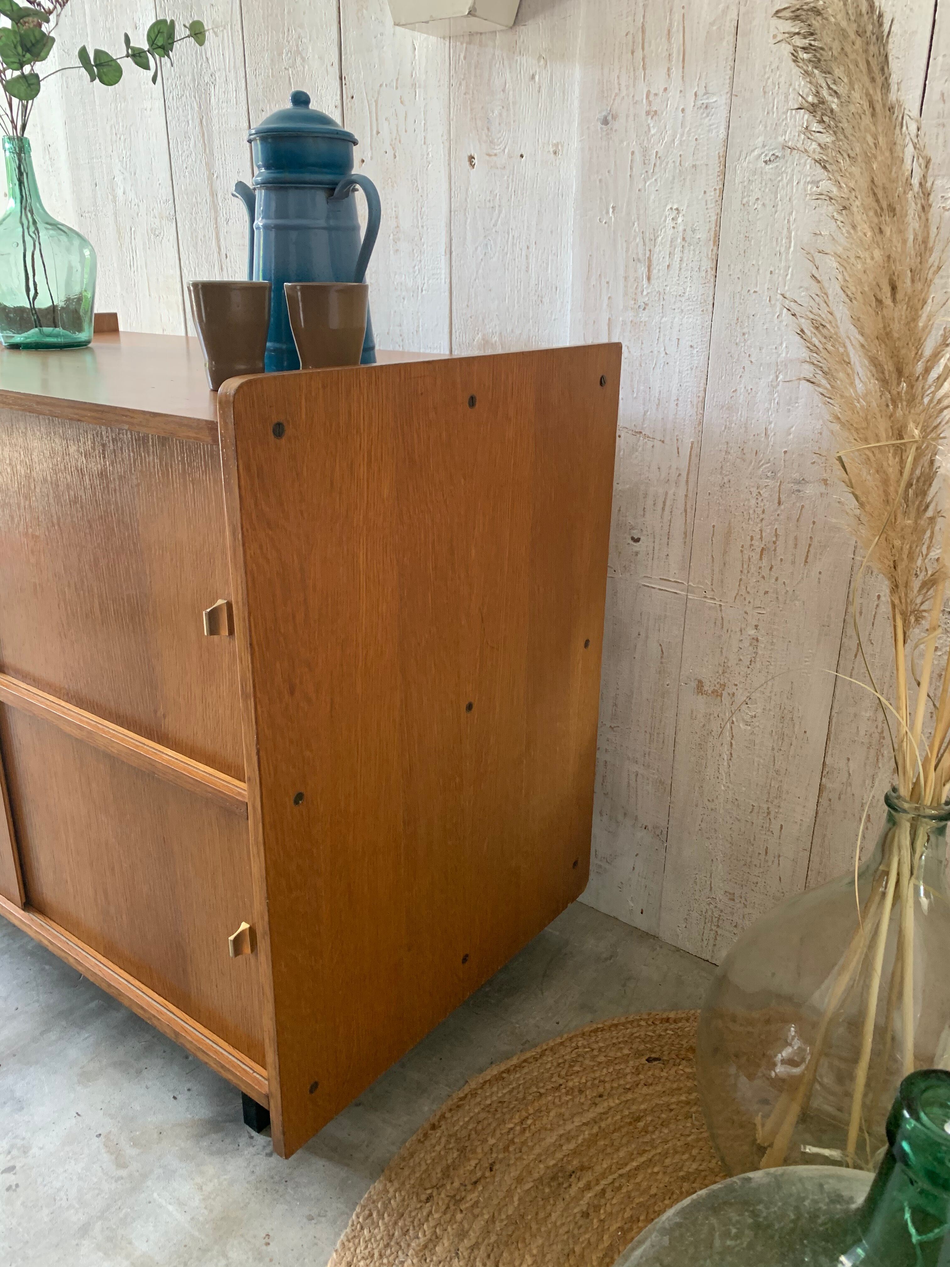 Buffet/modernist enfilade