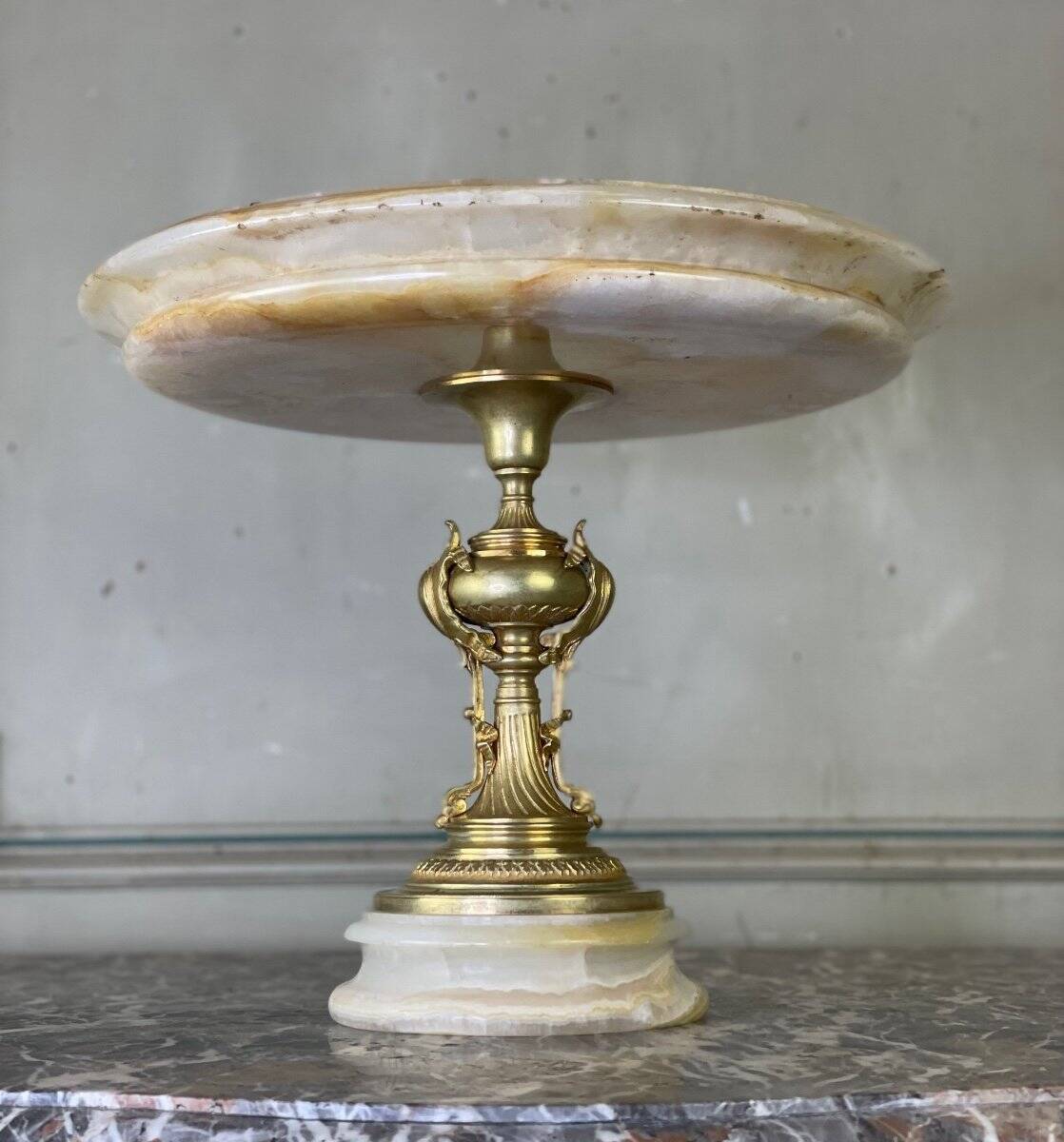 Coupe en onyx et bronze doré vers 1880