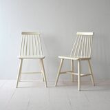 Paire de chaises blanches vintage