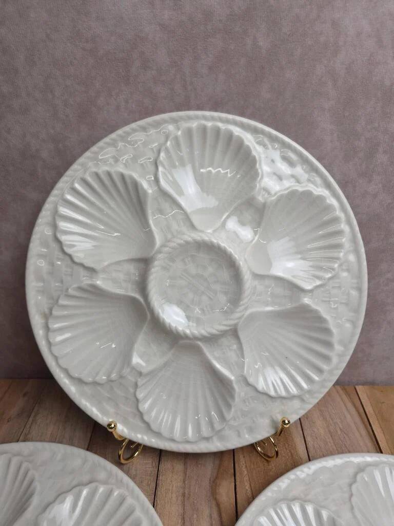 Set of 3 oyster/shell plates Chantilly France – cracked white