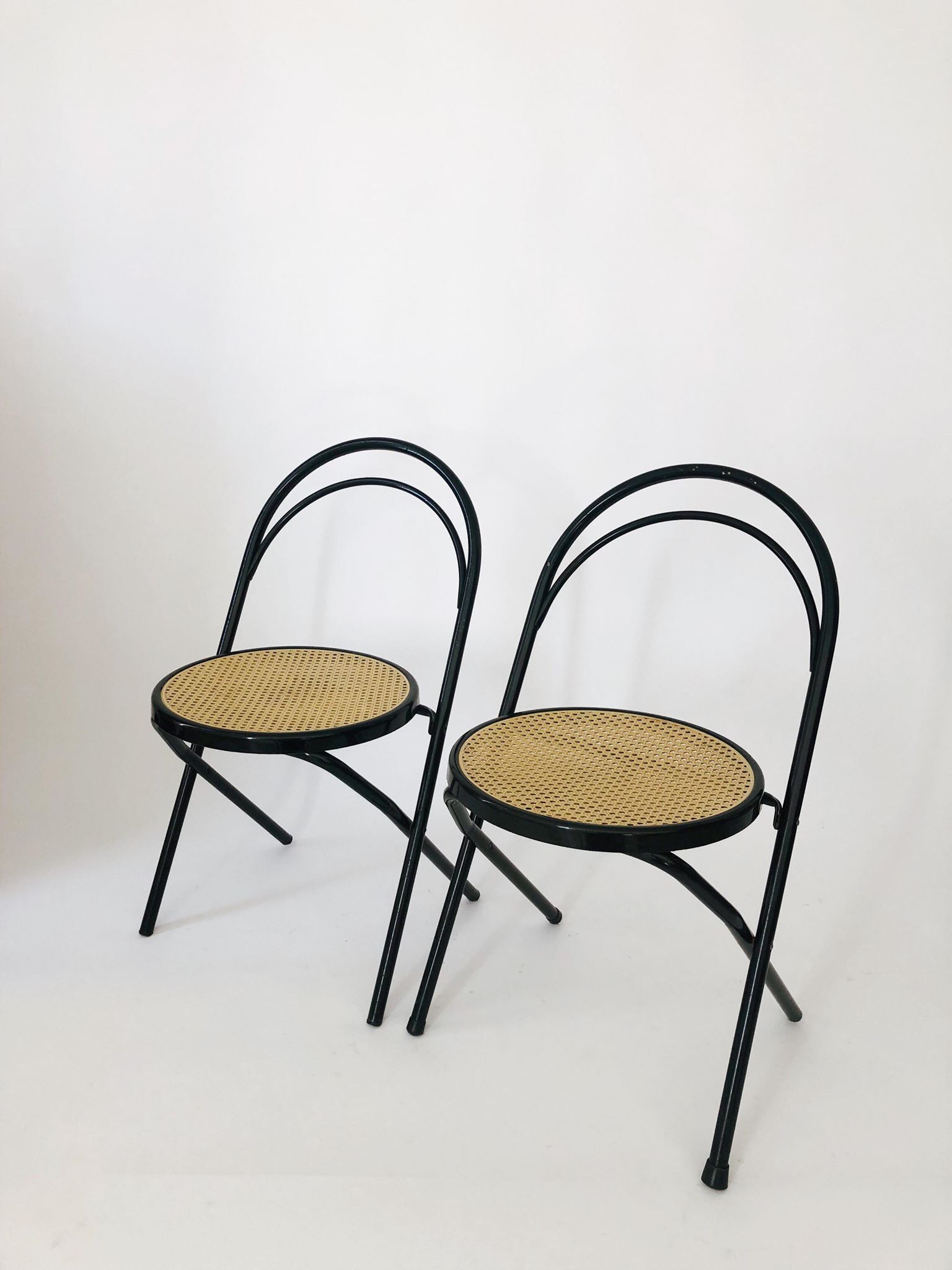 Pair chairs bistro folding canages