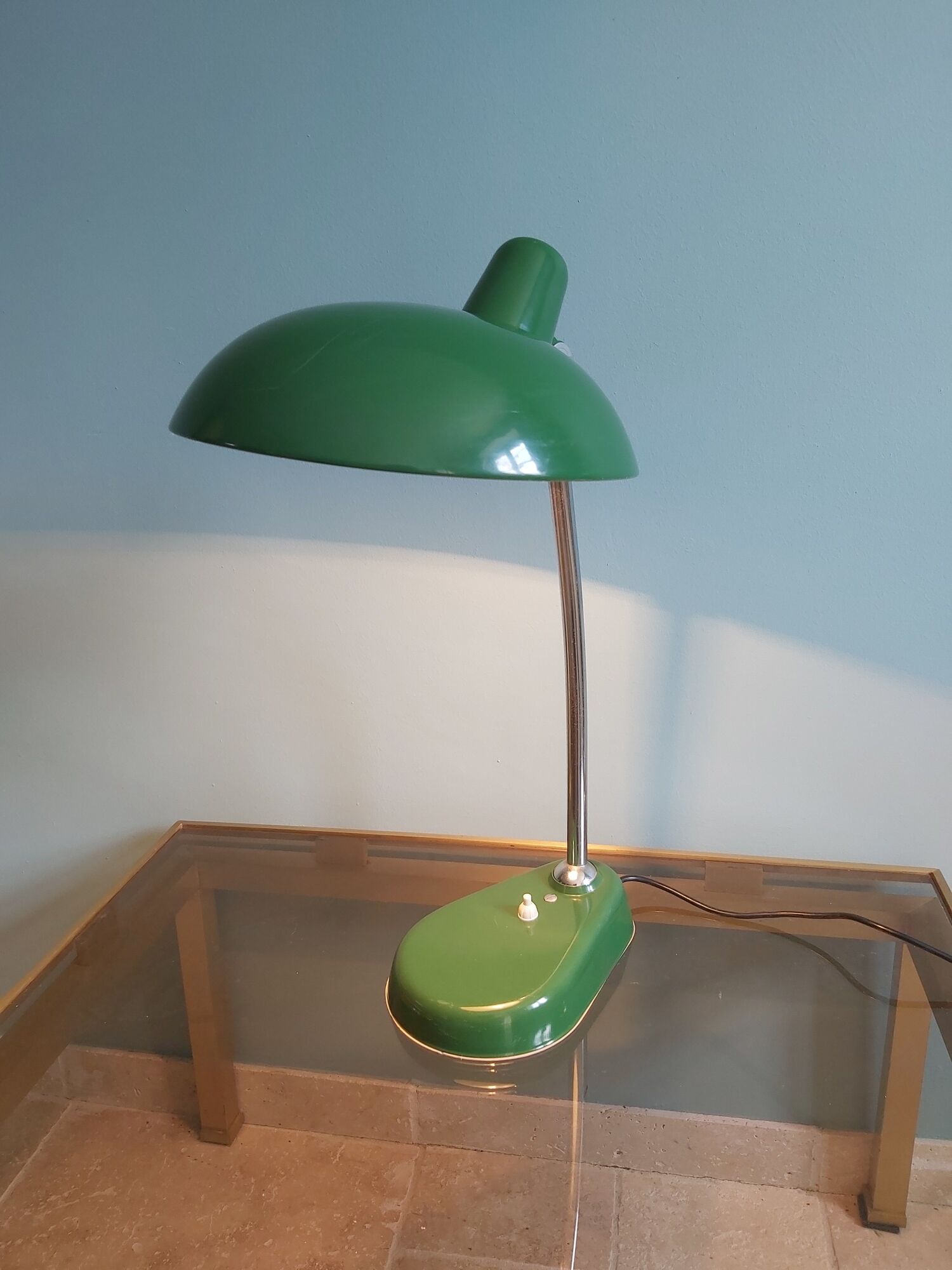 Large vintage desk lamp (50cm) in green lacquered metal, 70s