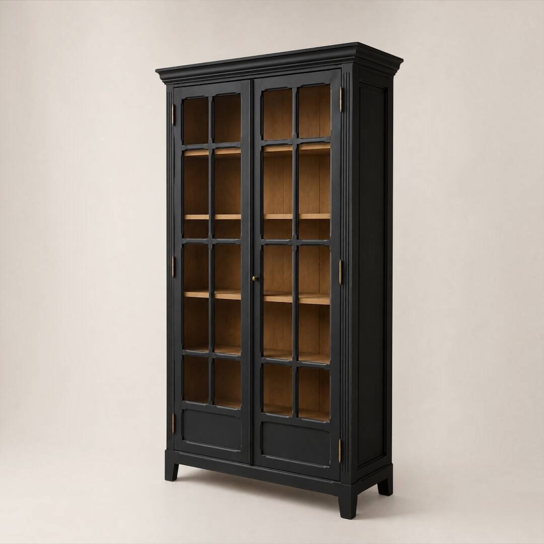 Armoire parisienne noire vitrée rénovée