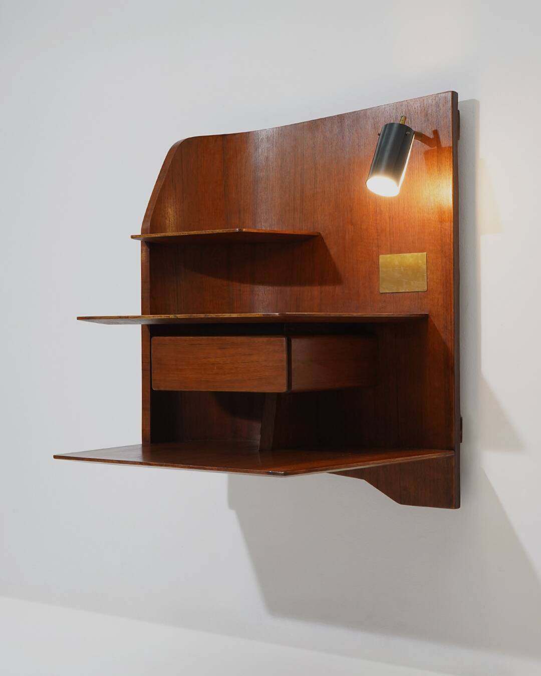 Pair of wall-mounted nightstand by Gio Ponti for Dassi, 1960s